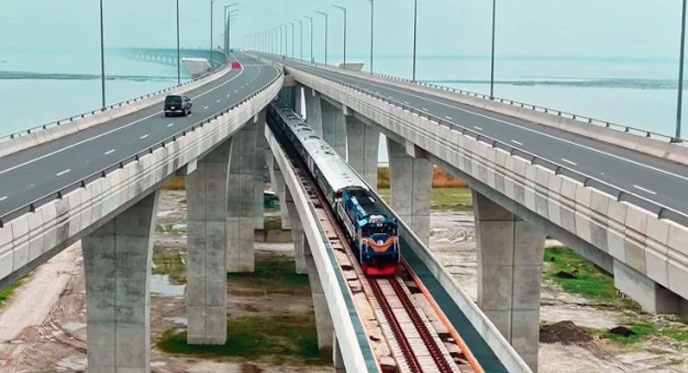 বহুল প্রতীক্ষিত ঢাকা-যশোর সেকশনের ট্রেন সার্ভিসটি নভেম্বরের মাঝামাঝি পদ্মা সেতু হয়ে চালু হবে 